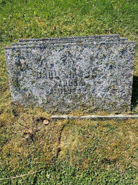 Grave number: 501 26 4569-4571