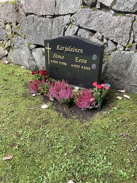 Grave number: 2 N 138