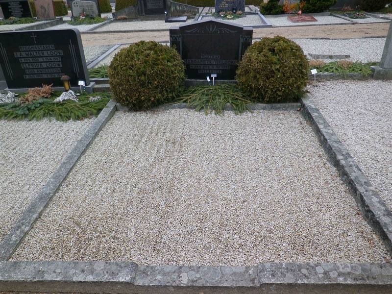 Grave number: OS E   216, 217