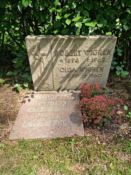 Grave number: 1 KV.4   211-212