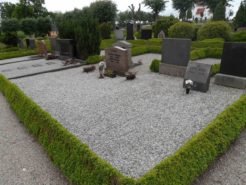 Grave number: ÖV F    80, 81, 82, 83