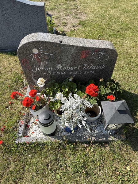 Grave number: R 02   639