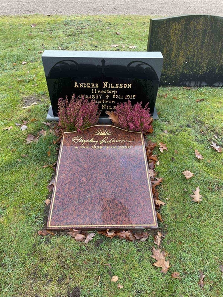 Grave number: VV 4   422, 423