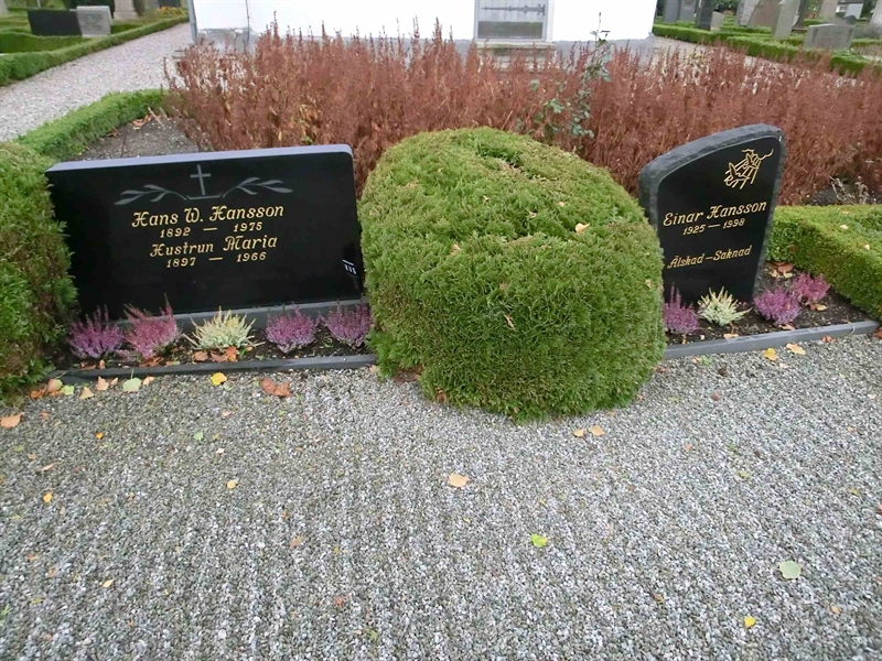 Grave number: ÄS 02    001