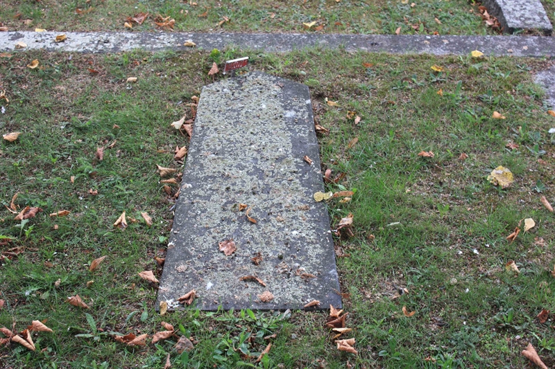 Grave number: Ö 10y    24, 25