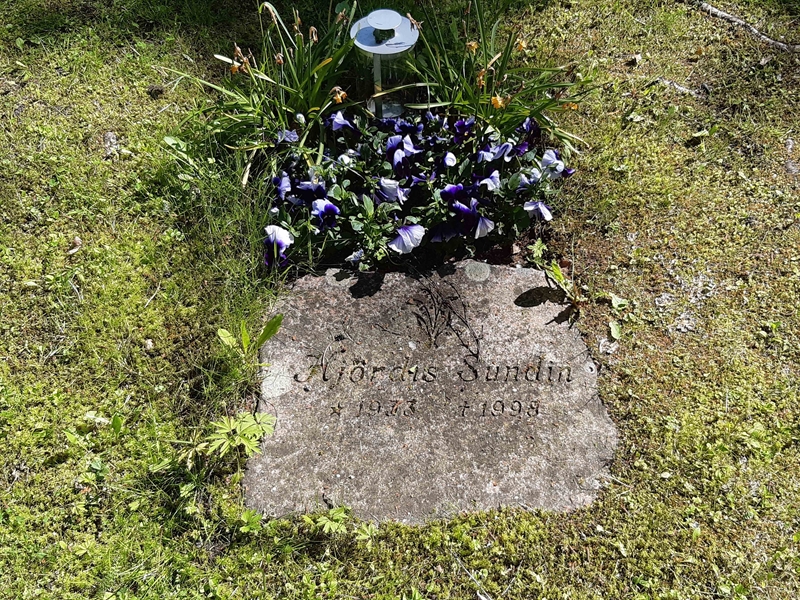 Grave number: KA 15   244