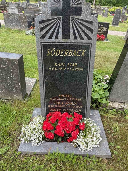 Gravnummer: N 4 3   394