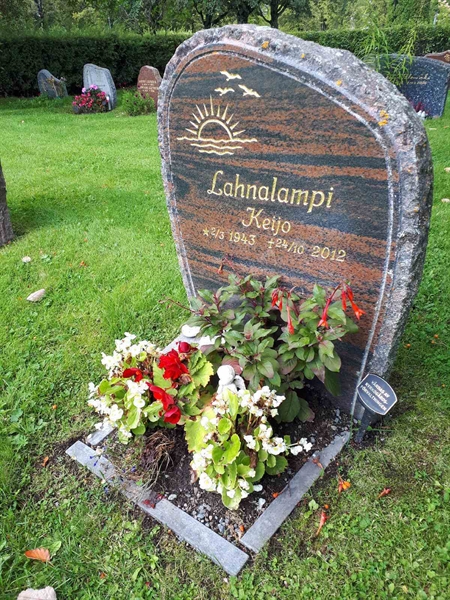 Hautatunnus: NK F D   300