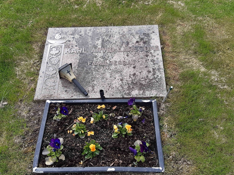 Grave number: KA 05    13