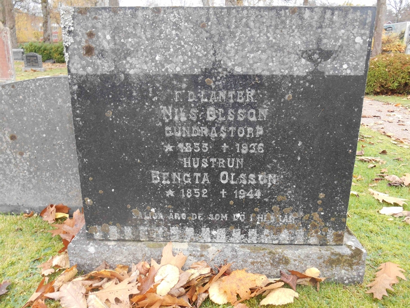Grave number: Vitt G07    84, 85