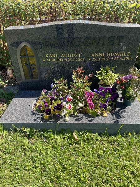 Grave number: N 9 3     7-8