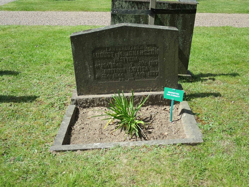 Grave number: HK C   207, 208