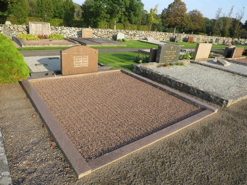 Gravnummer: 1 03   42