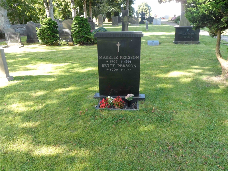 Grave number: SK F    77, 78