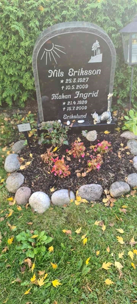 Grave number: M H   19, 20