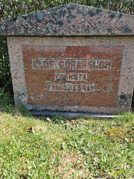 Grave number: 501 08 1152-1154