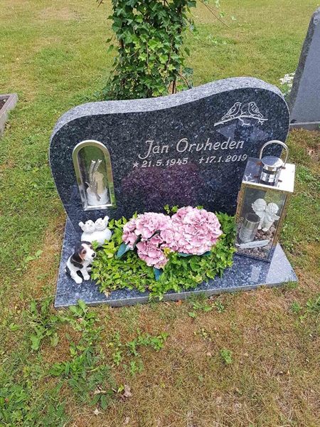 Grave number: 01 17069