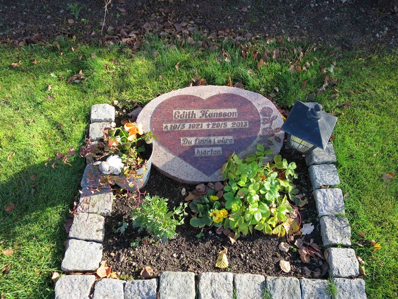Grave number: HNB III   103