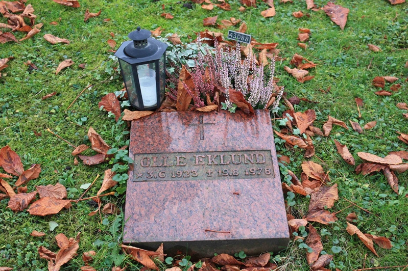 Grave number: Ö U09    88