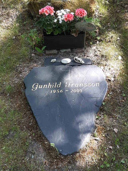 Grave number: KA 15   270