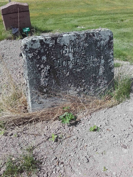 Grave number: KA 12    48