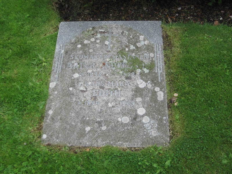 Grave number: 1 08 M    44