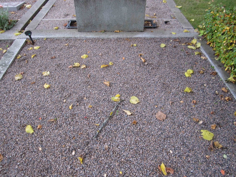 Grave number: 1 04 F     2