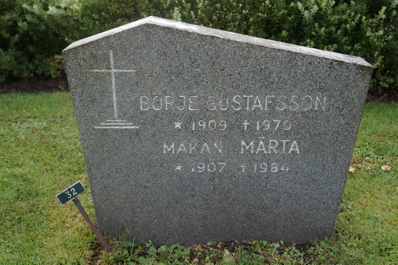 Grave number: 2 PAU    32