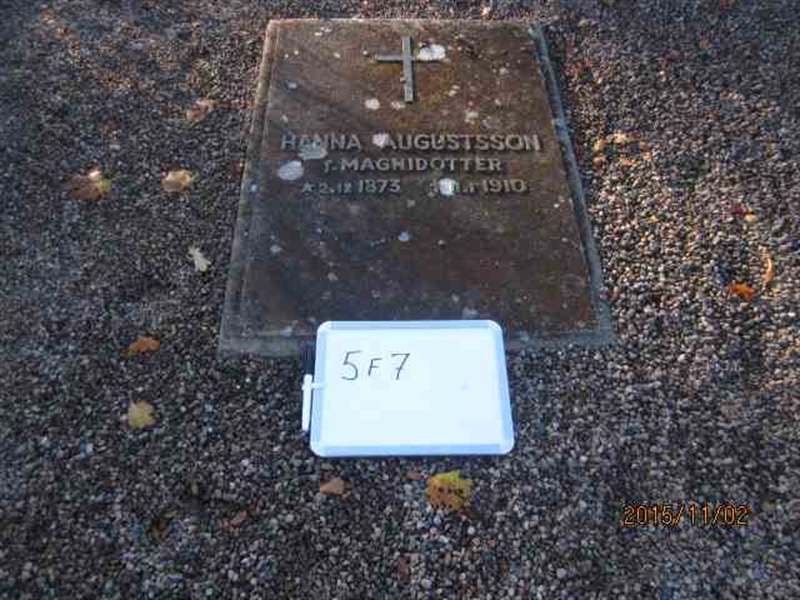 Grave number: 1 05 F     7