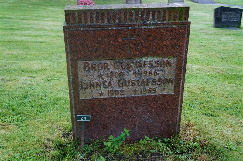 Grave number: 2 PAU    24