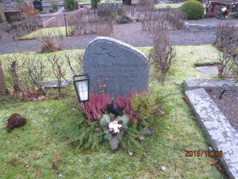 Grave number: 1 02 G    14-16