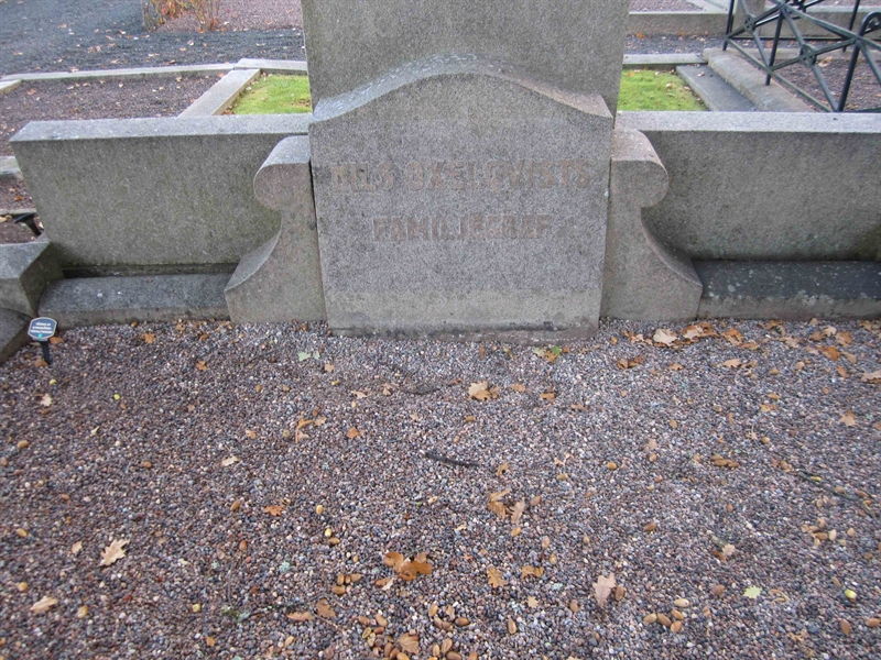 Grave number: 1 03 L     4