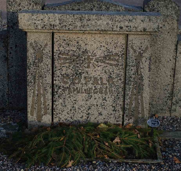 Grave number: 3 GA L    43-43B