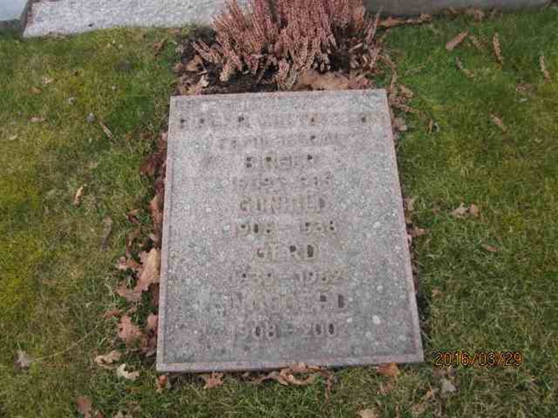 Grave number: 1 08 K    30-32-34