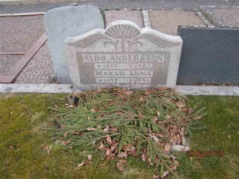 Grave number: 1 08 K    10-12