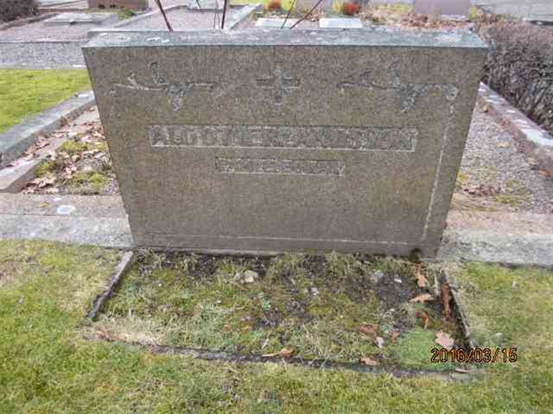 Grave number: 1 06 H    13-15