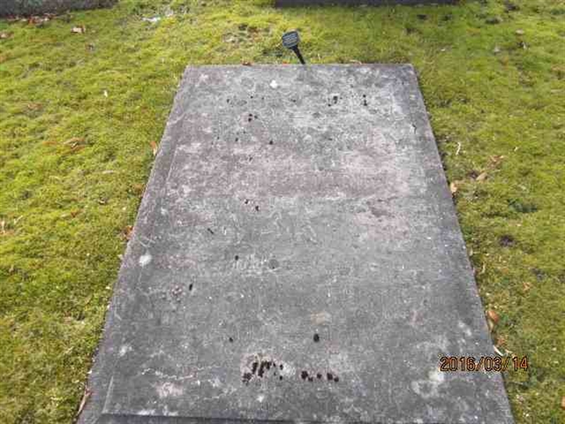 Grave number: 1 06 E    23