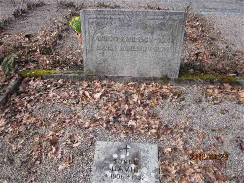 Grave number: 1 08 H    33-35