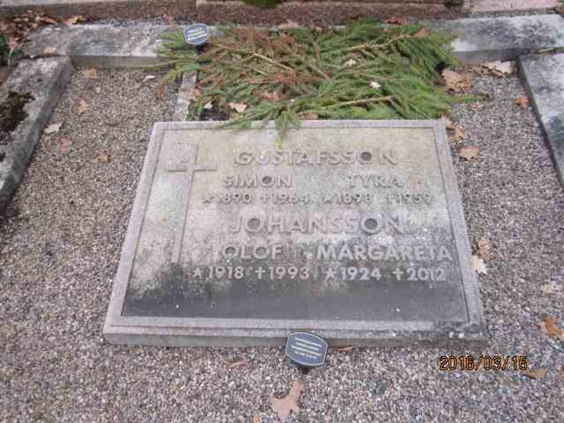 Grave number: 1 06 J    17