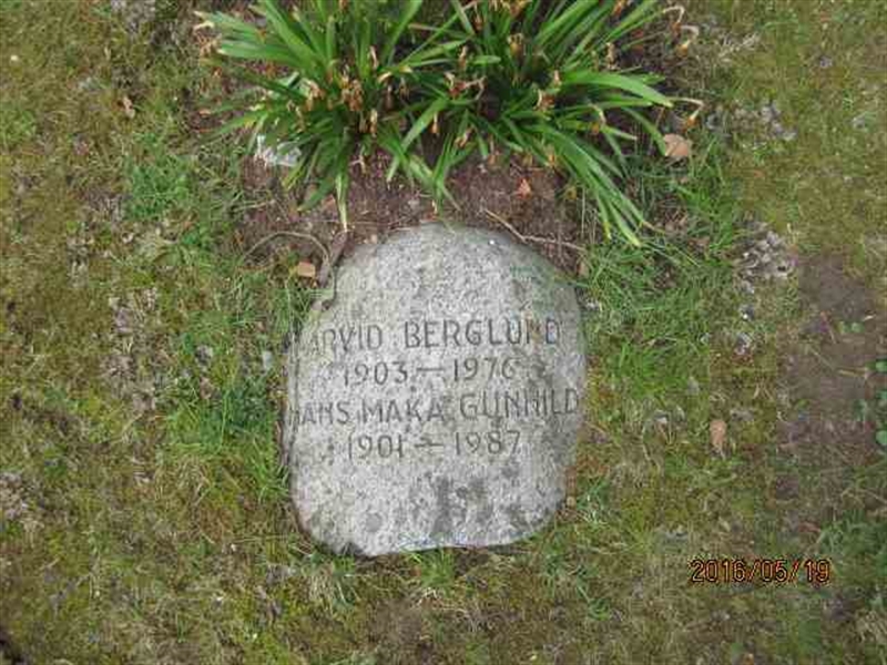 Grave number: 2 UL  1112