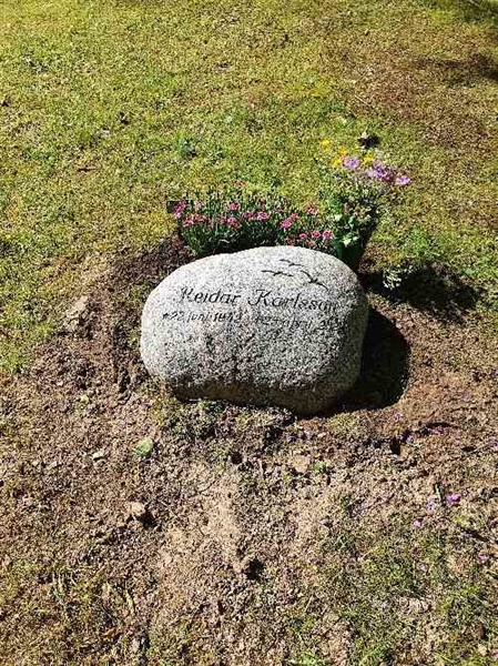 Grave number: 2 UL  1143