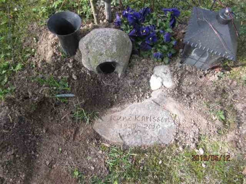 Grave number: 2 UL   329