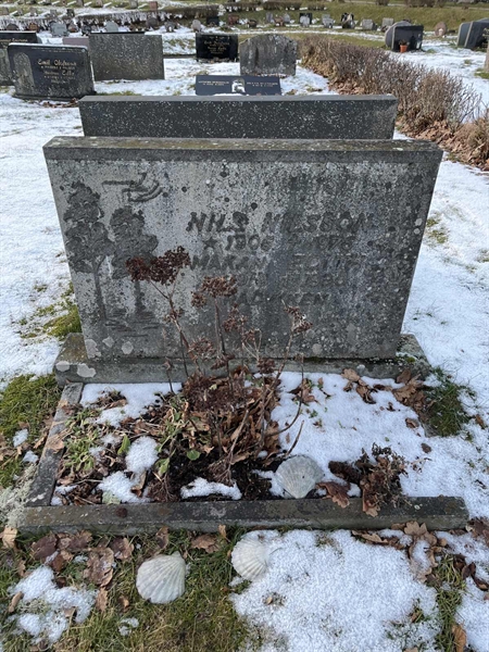 Grave number: Lax mell Kv4 126+127