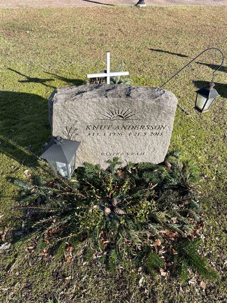 Grave number: VV 1   137, 138