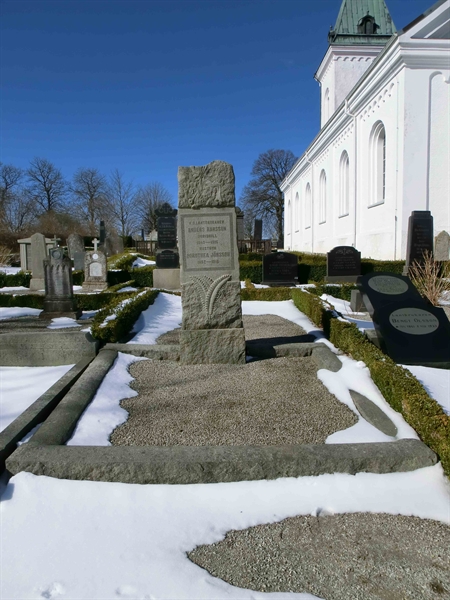 Grave number: SÅ 008:01