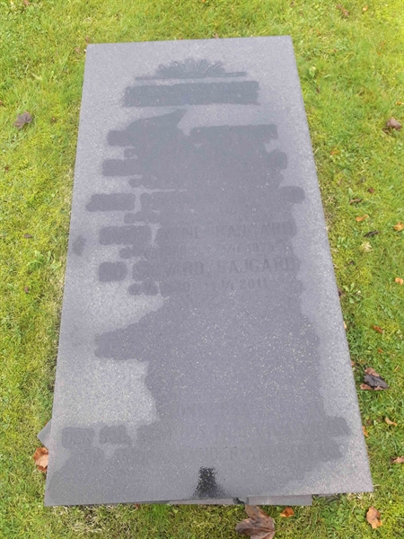 Grave number: EL 4    99