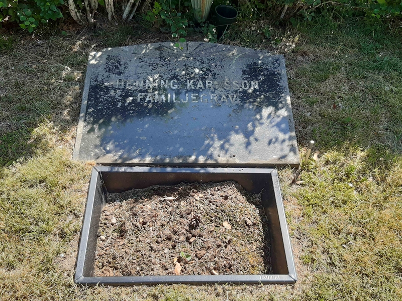 Grave number: VI 01   603