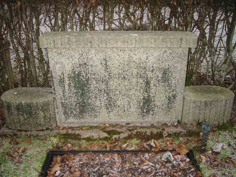Grave number: KV 3   111-113