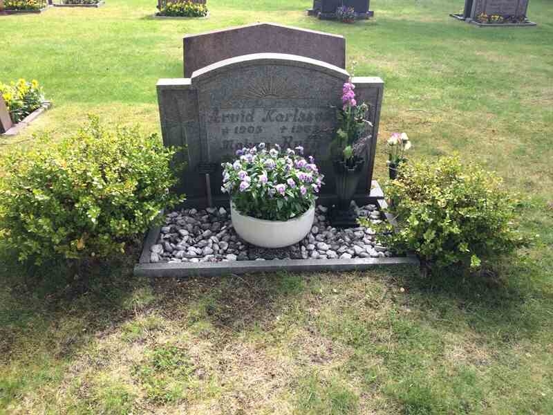 Grave number: BG 13    4, 5