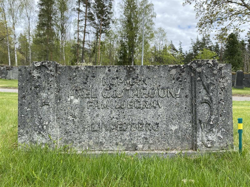 Grave number: 1 04 104, 105
